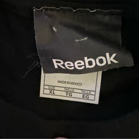 Reebok Chicago Blackhawks Jonathan Toews 19 Hockey T Shirt Youth XL Black - Picture 4 of 5